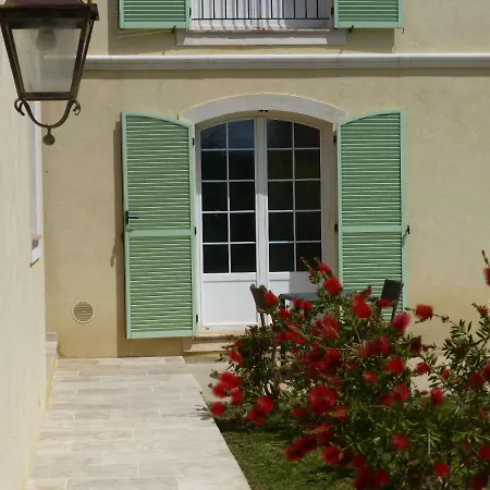 ベッド・アンド・ブレックファスト D'hotes 